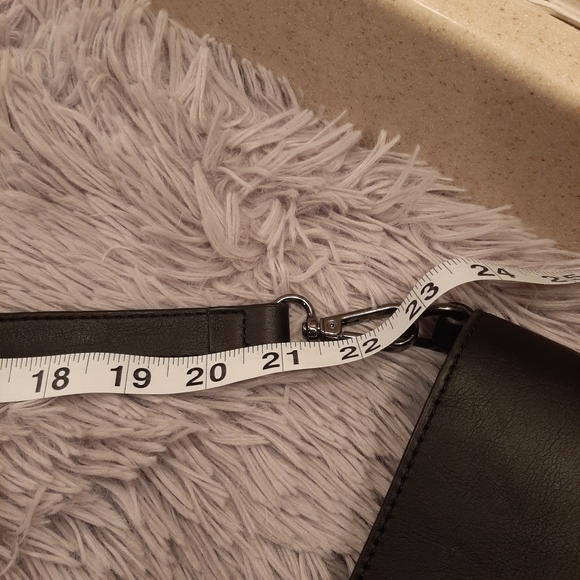 Simply Vera Wang Purse - Picture 12 of 14